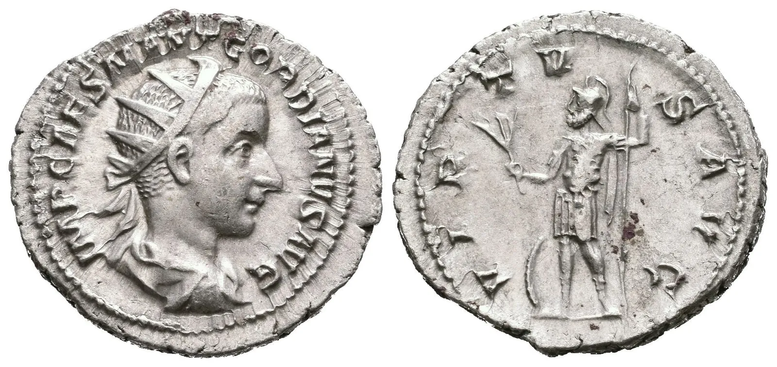 Antoninian, 240, Rv: VIRTVS AVG, stojící Virtus čelně drží oštěp, u nohou — 1