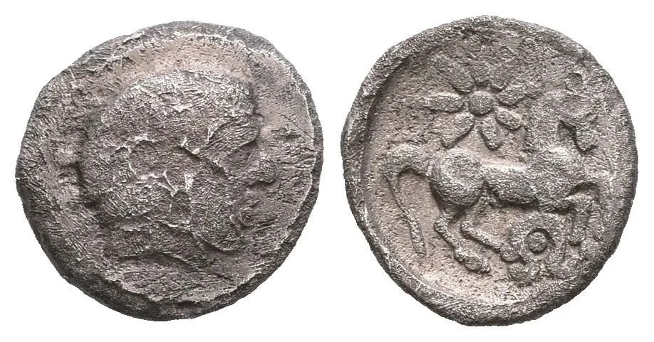 Drachma, Stylizovaná hlava s čelenkou vpravo / Kůň zprava, nad ním hvězda, pod ním torques, — 1