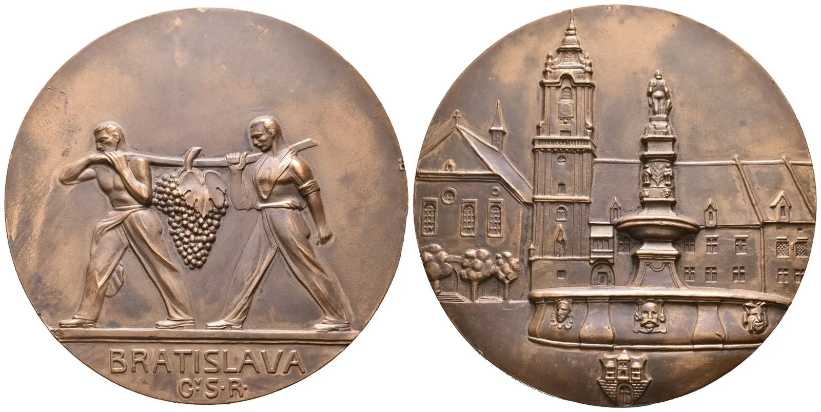 AE Medaile b.l. (1931) - Vinařské slavnosti v Bratislavě. Pat. bronz 70 mm, — 1