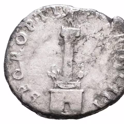 Denár, 112 - 117, Rv: S P Q R OPTIMO PRINCIPI, Trajánův sloup, nahoře postava